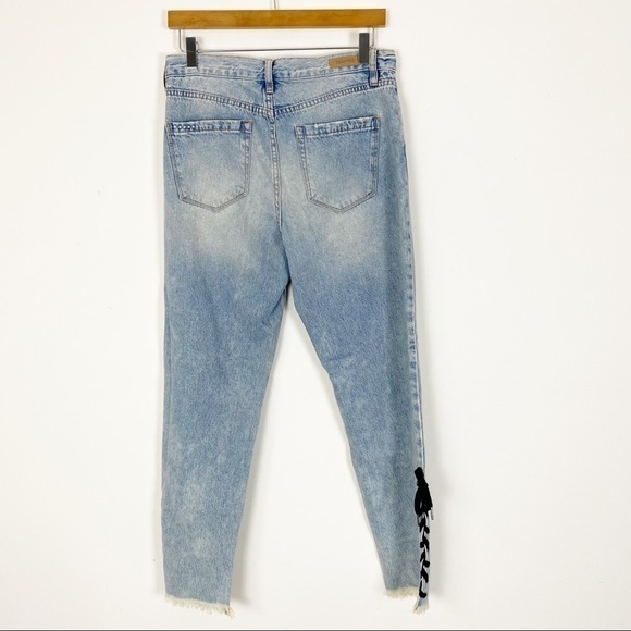 BLANKNYC High Rise Tapered Lace Up Jeans Distressed Raw Hem Hi Waisted Size 28 - Picture 5 of 9